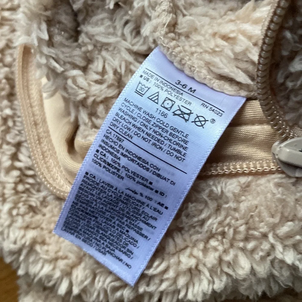 Old Navy Fuzzy Bear Baby Bunting Snowsuit Warm Winter‎ 3-6 months